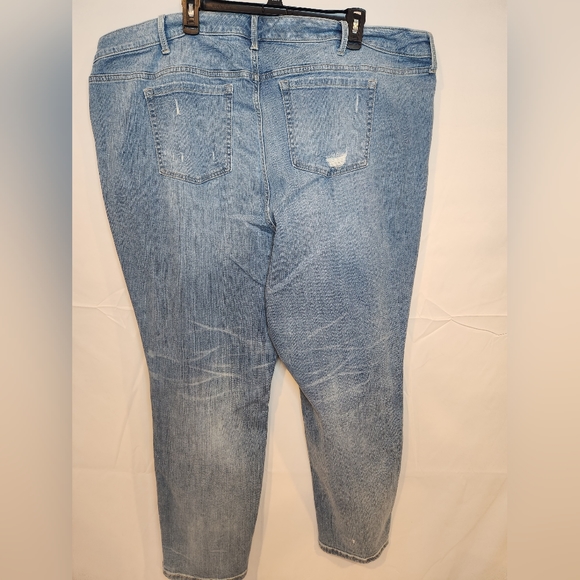 Torrid Boyfriend Straight Light Wash Distressed Zip Fly Jeans Size 28 Regular - Picture 2 of 5